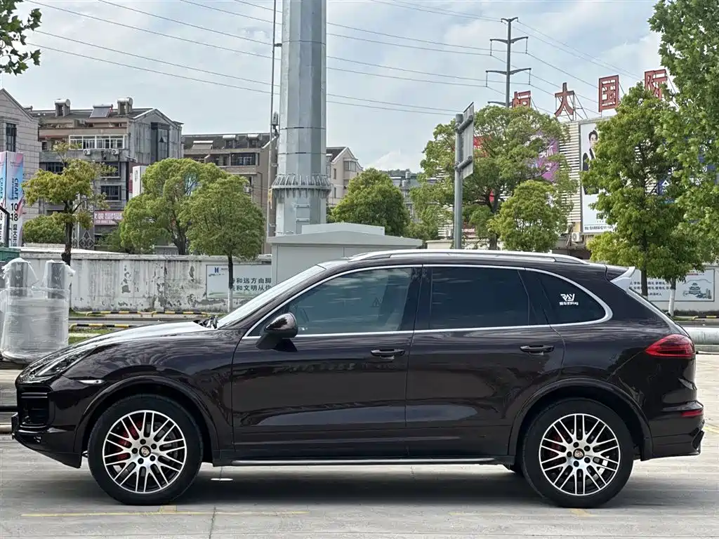 Porsche Cayenne 2014 Cayenne Platinum Edition 3.0T
