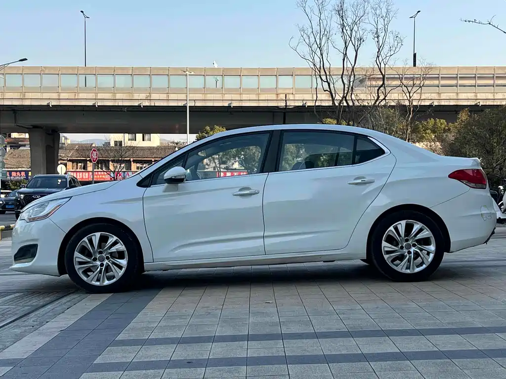 Citroen C4L 2014 1.6THP AT