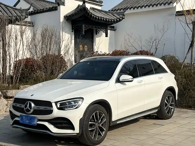 MERCEDES BENZ GLC