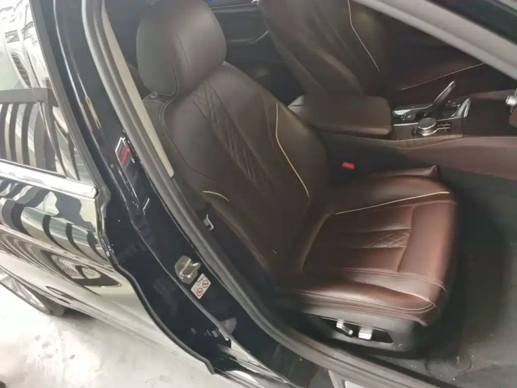 BMW 5 Series — миниатюра 25