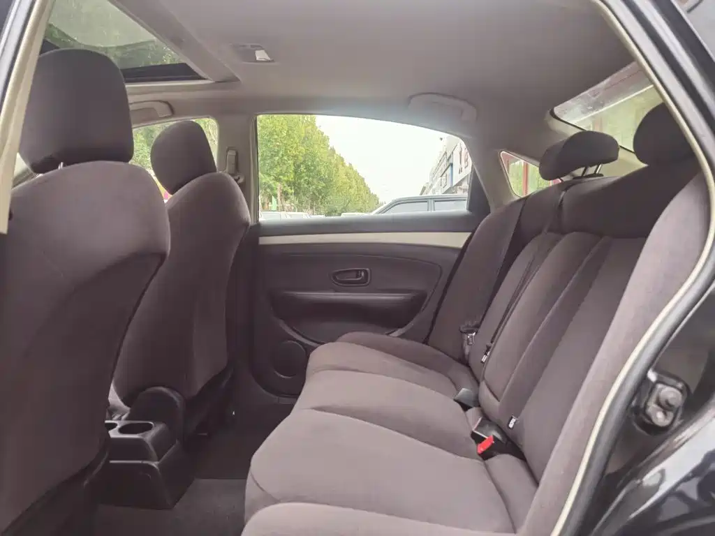 Nissan Sylphy — миниатюра 8