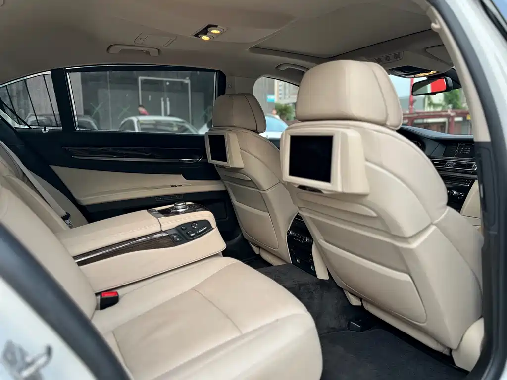 BMW 7 Series 7 2010 4.4T