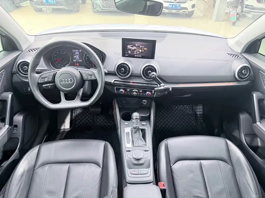 Audi Q2L 2022 35 TFSI Fashion