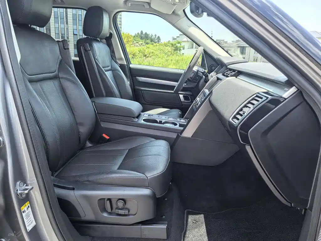 Land Rover Discovery 2020 2.0T 30