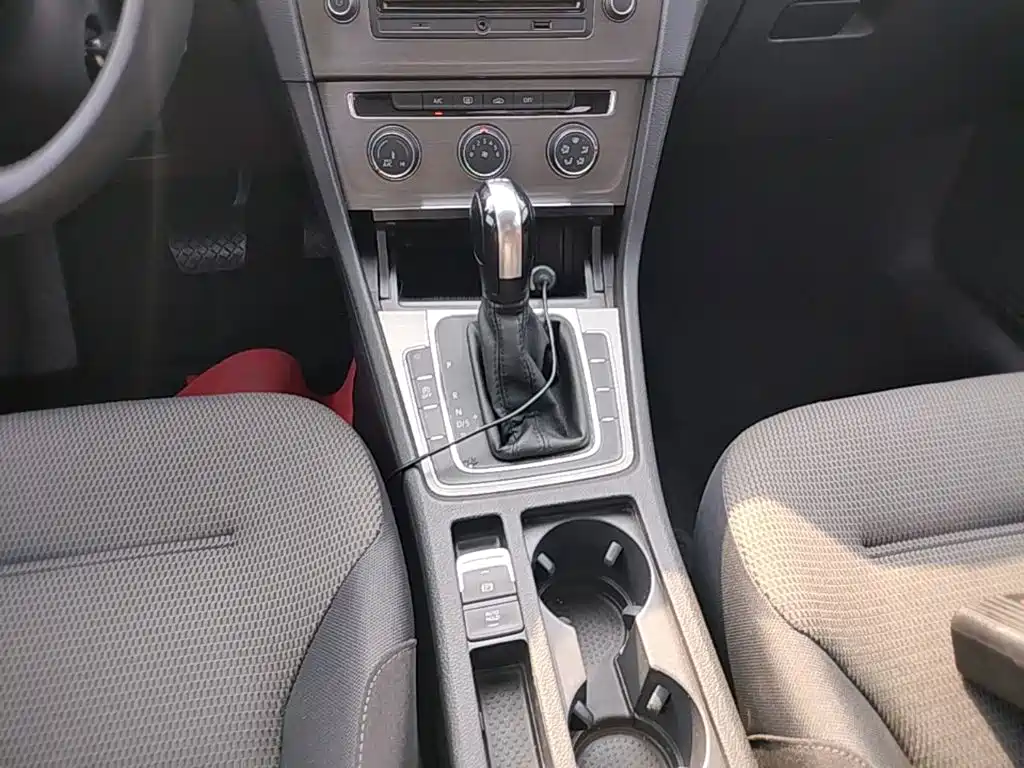 Volkswagen Golf — миниатюра 14