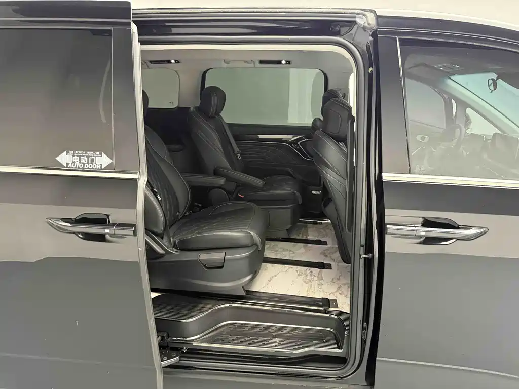 Maxus G90 2022 2.0T мест