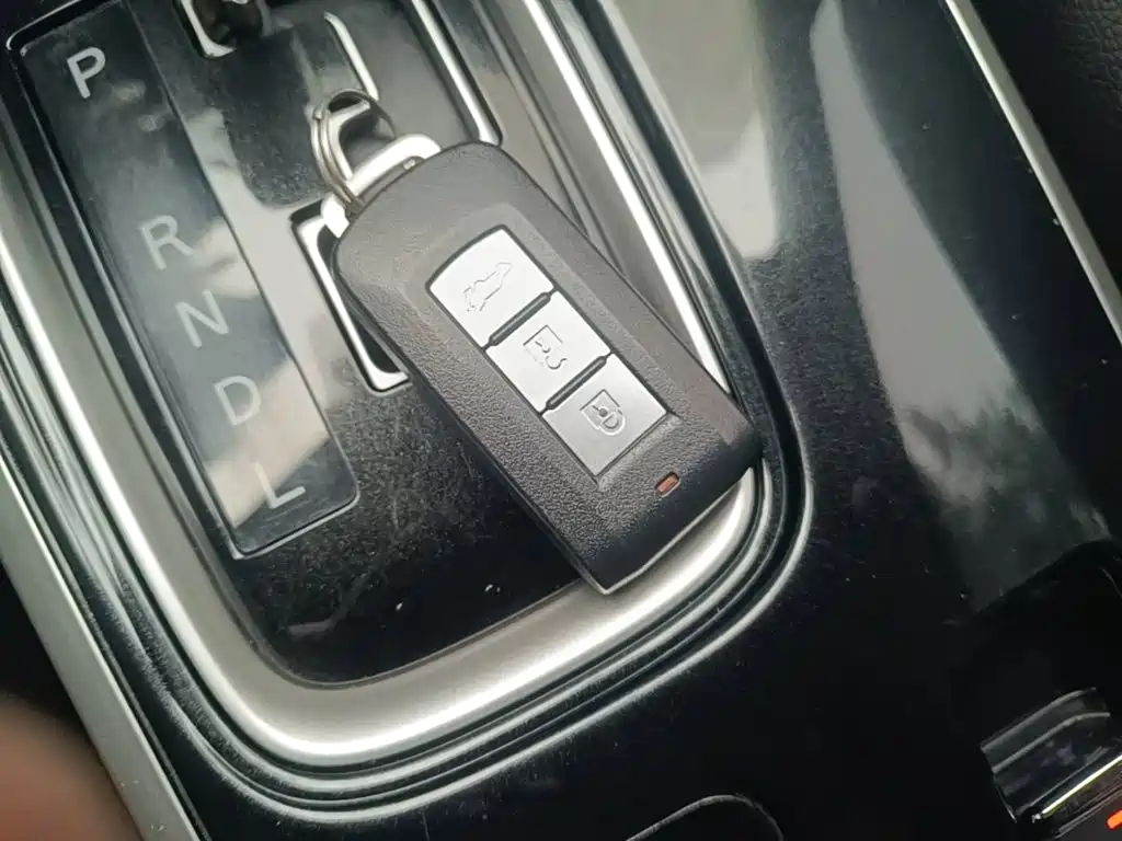Mitsubishi Outlander — миниатюра 9