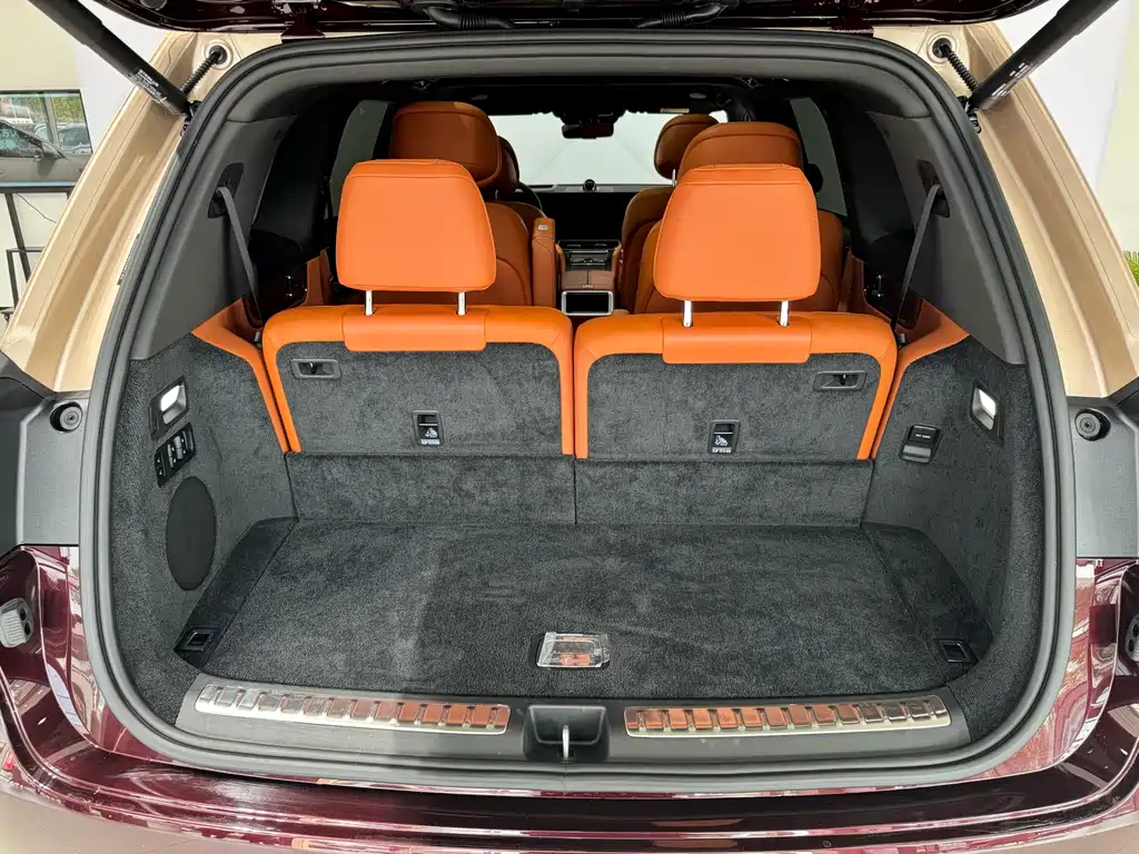 AITO ASK THE WORLD M9