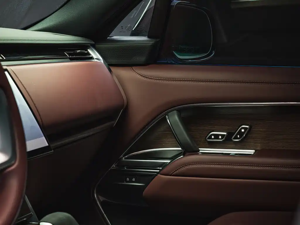 Land Rover Range Rover — миниатюра 8