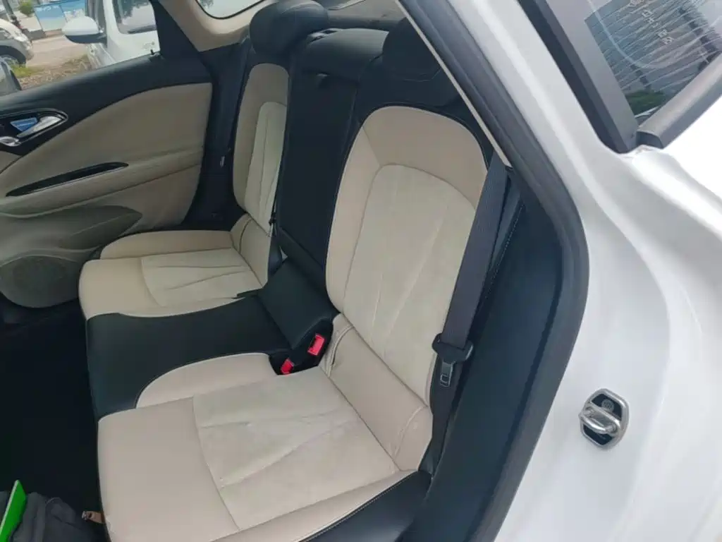 Buick Verano — миниатюра 17
