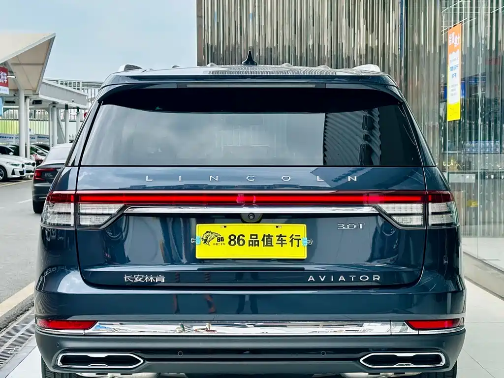 Lincoln Aviator 2023 3.0T V6 мест