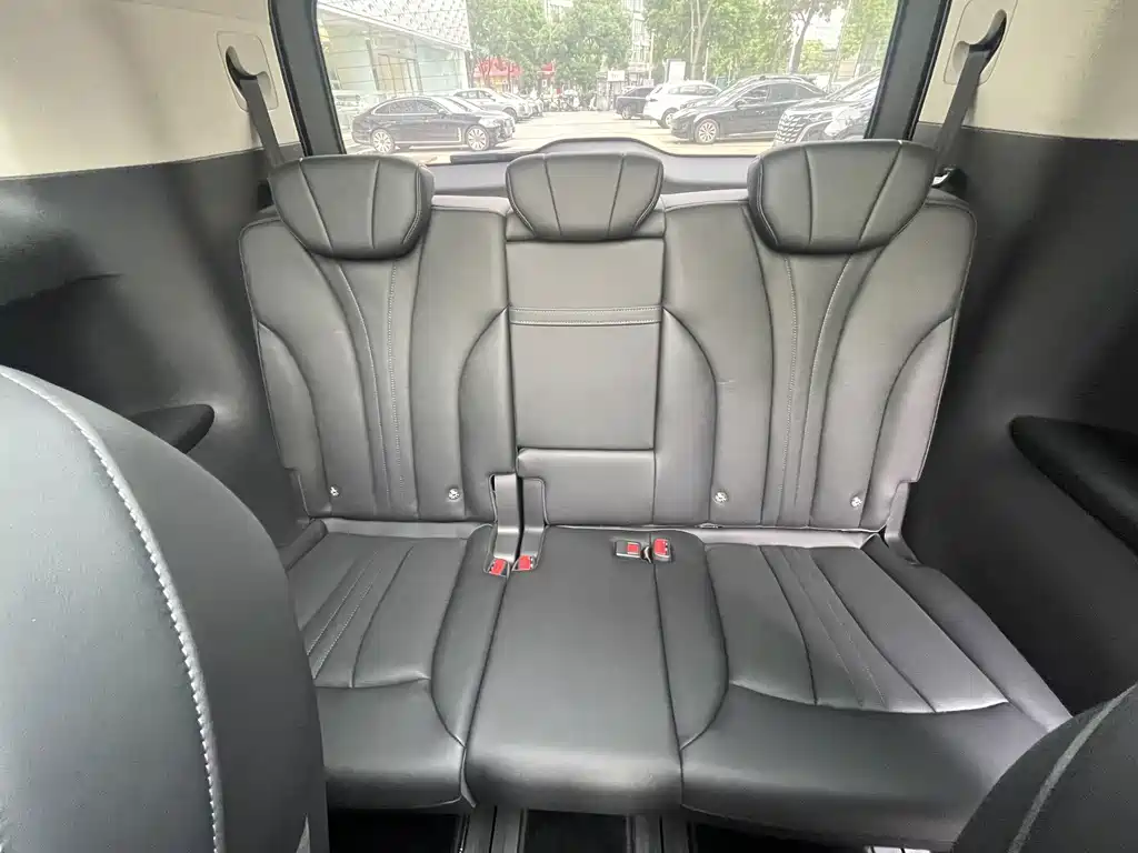 Hongqi Hongqi HQ9 PHEV — миниатюра 11