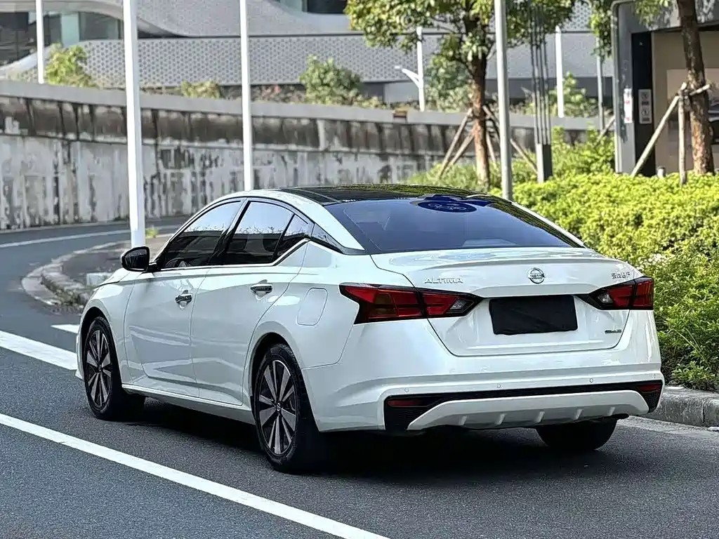 Nissan Teana — миниатюра 10
