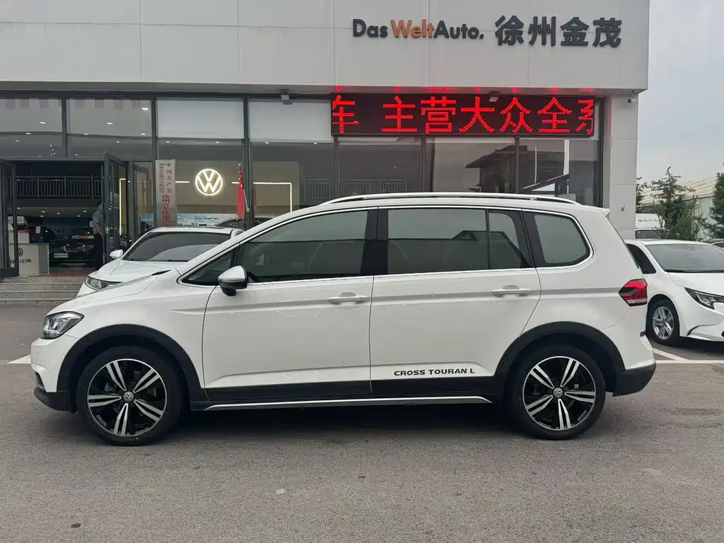 Volkswagen Touran — миниатюра 3
