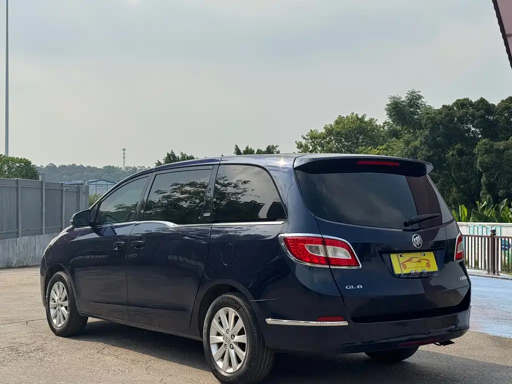Buick GL8 — миниатюра 3