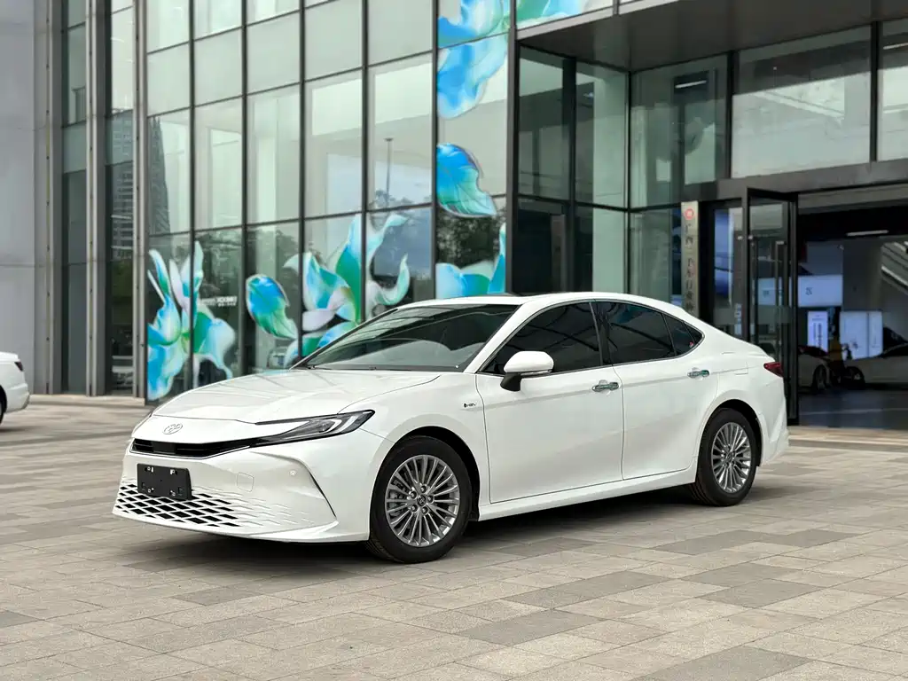 Toyota Camry 2025