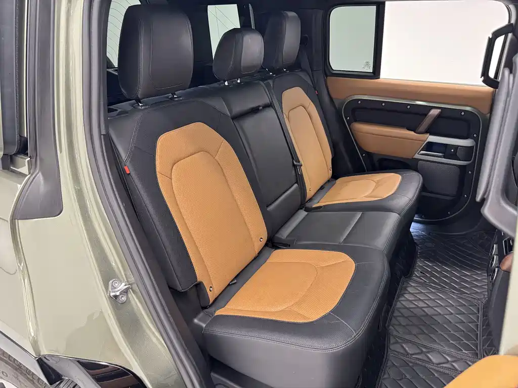 Land Rover Defender — миниатюра 21