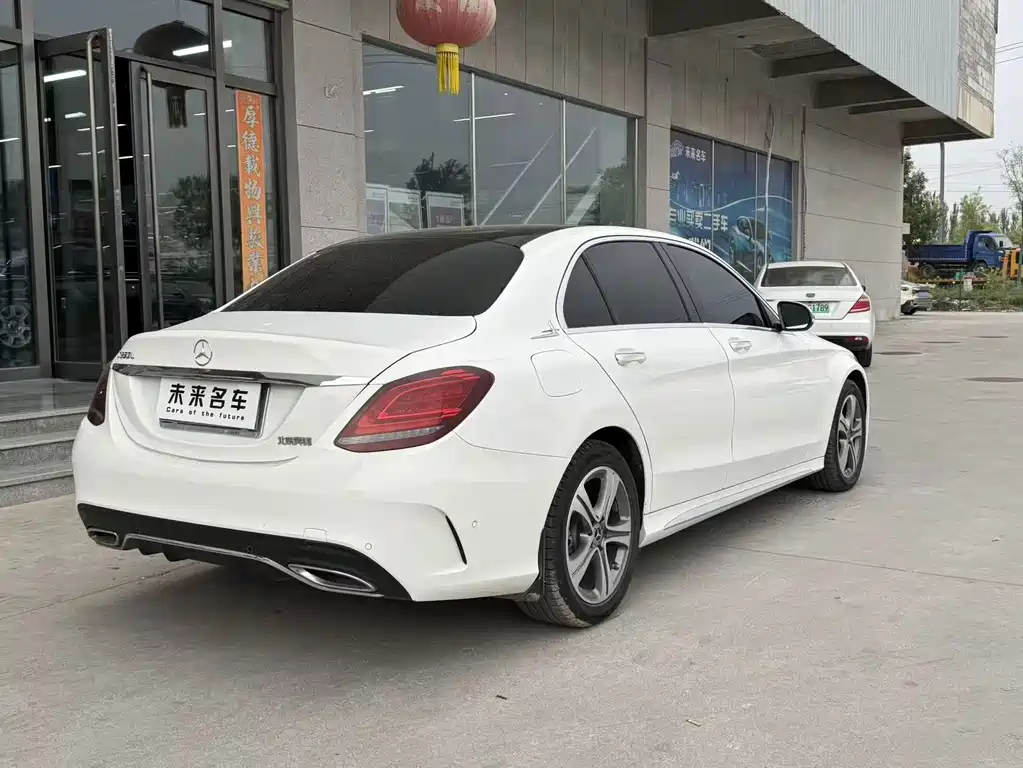Mercedes-Benz C-Class — миниатюра 12
