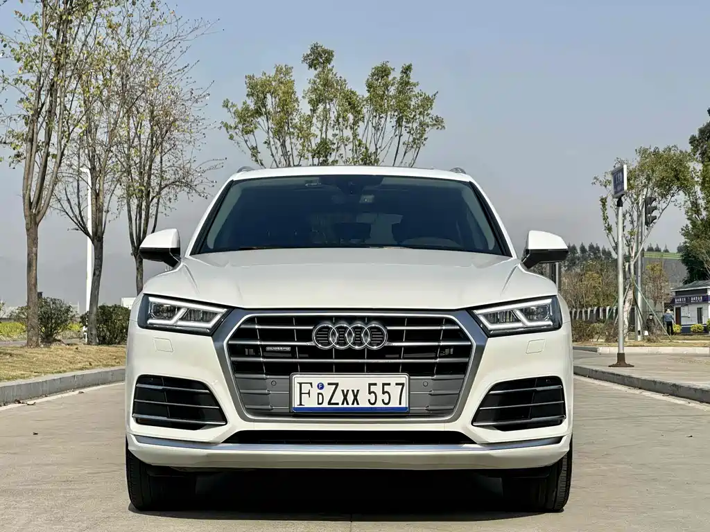 Audi Q5L — миниатюра 2