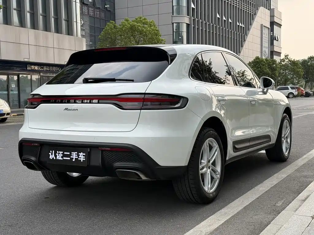 Porsche Macan — миниатюра 7