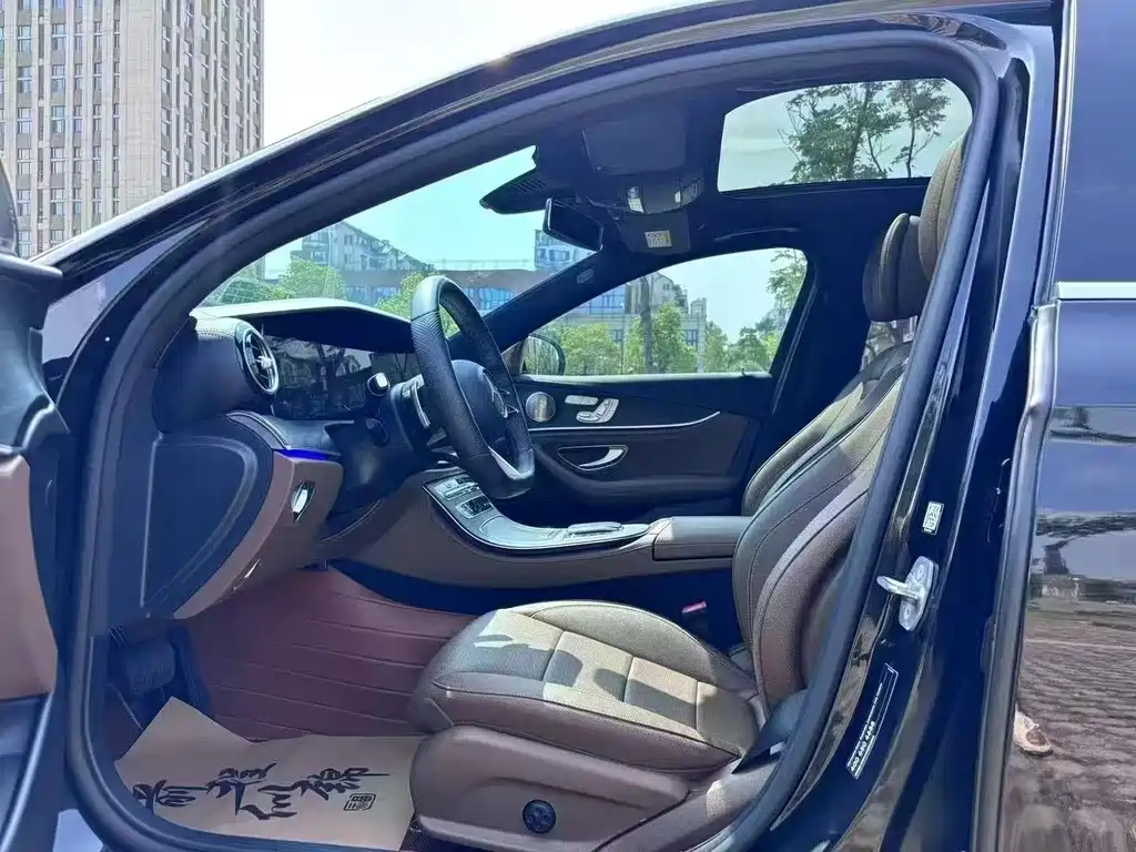 Mercedes-Benz E-Class — миниатюра 4