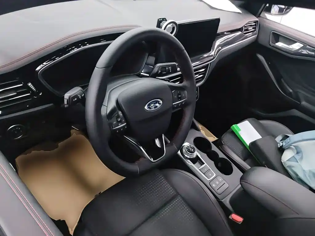 Ford Focus — миниатюра 10