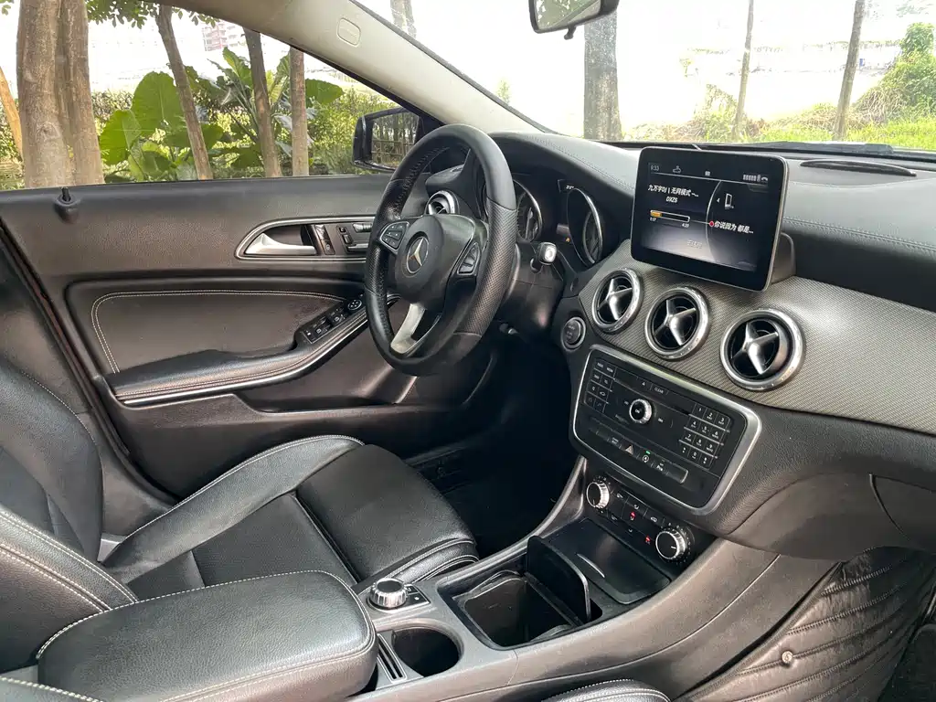 Mercedes-Benz GLA — миниатюра 8