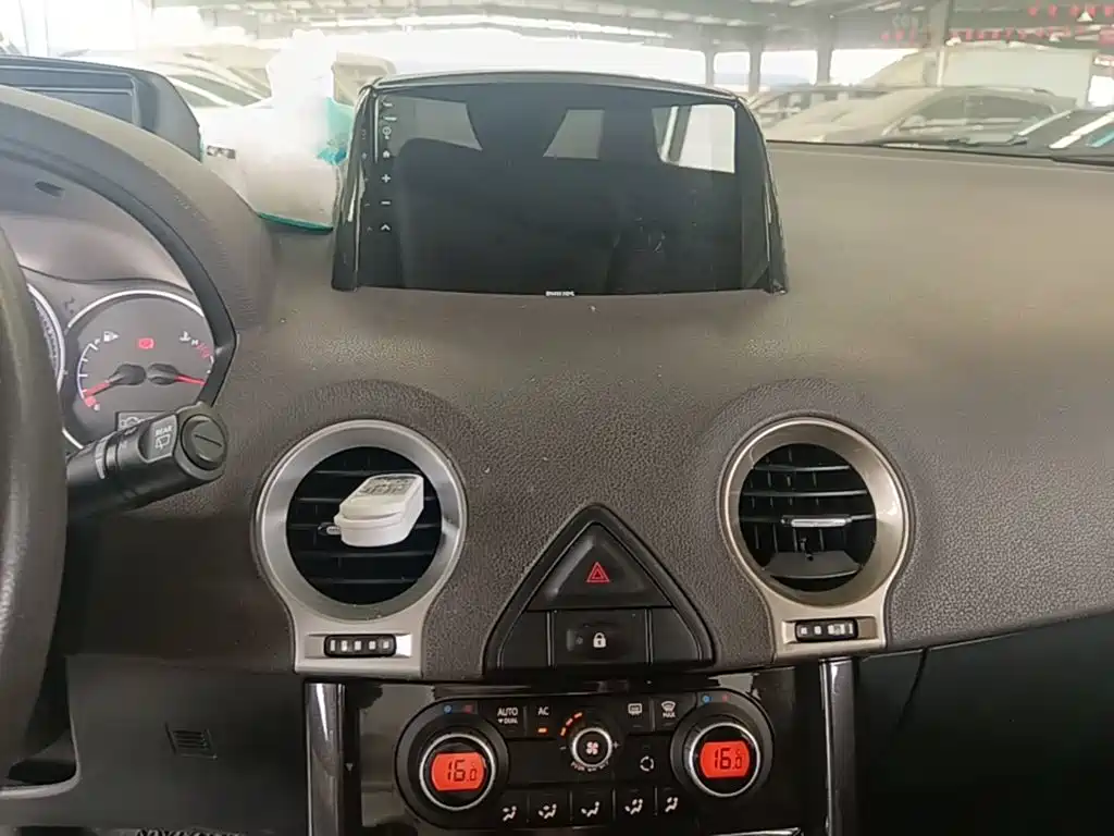 Renault Koleos (Import) — миниатюра 13