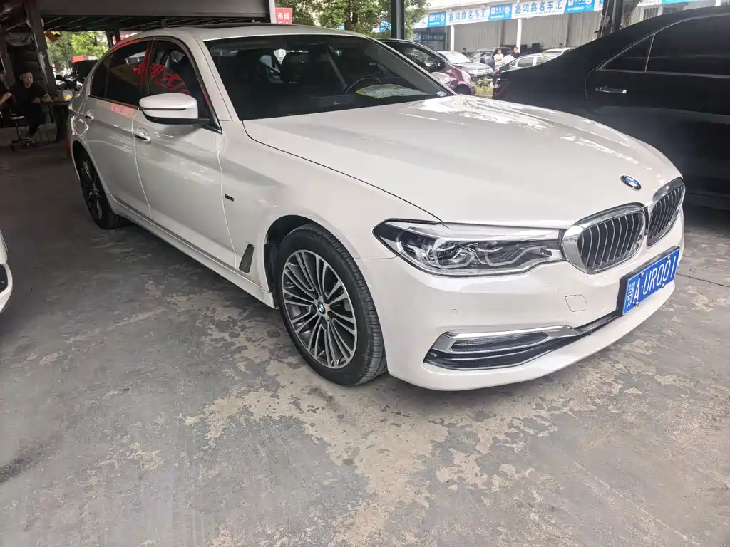 BMW 5 Series — миниатюра 2