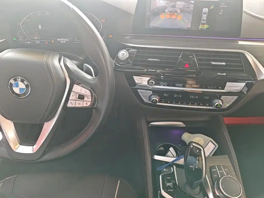 BMW 5 Series — миниатюра 10