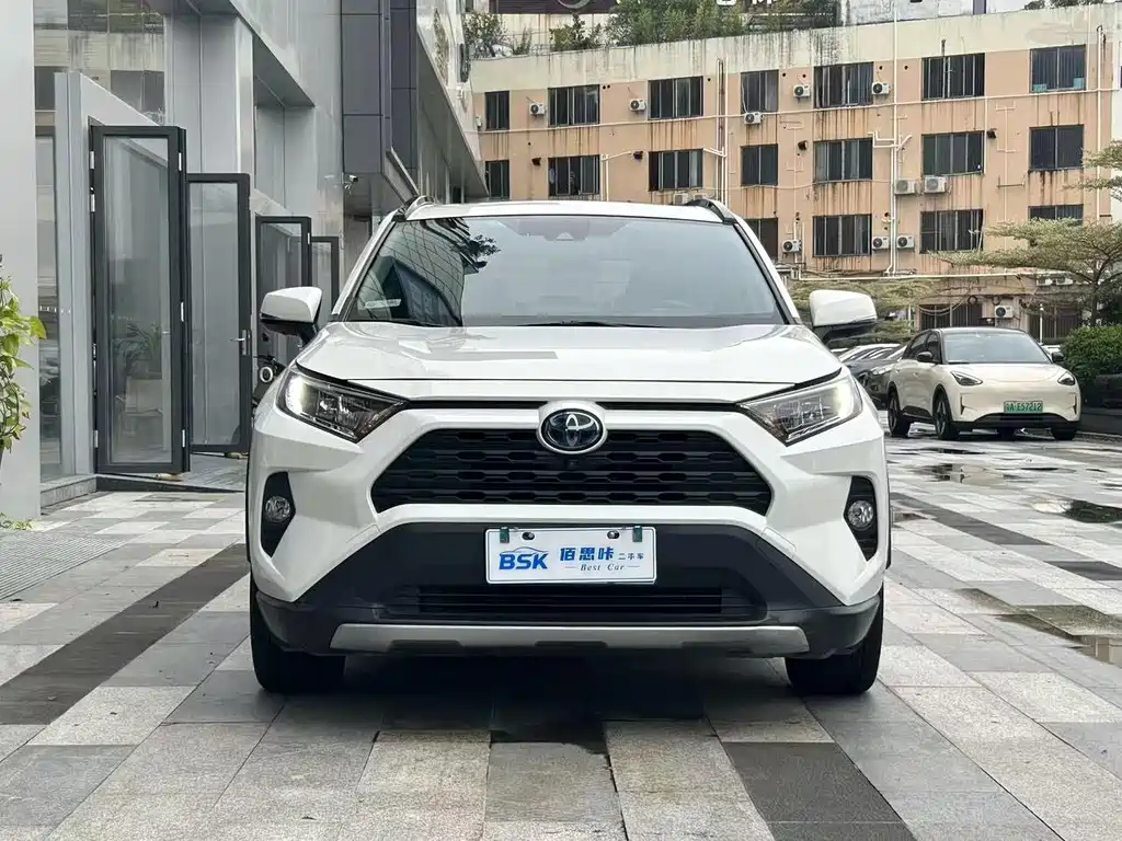 Toyota RAV4 — миниатюра 2