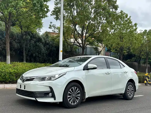 TOYOTA COROLLA 2018