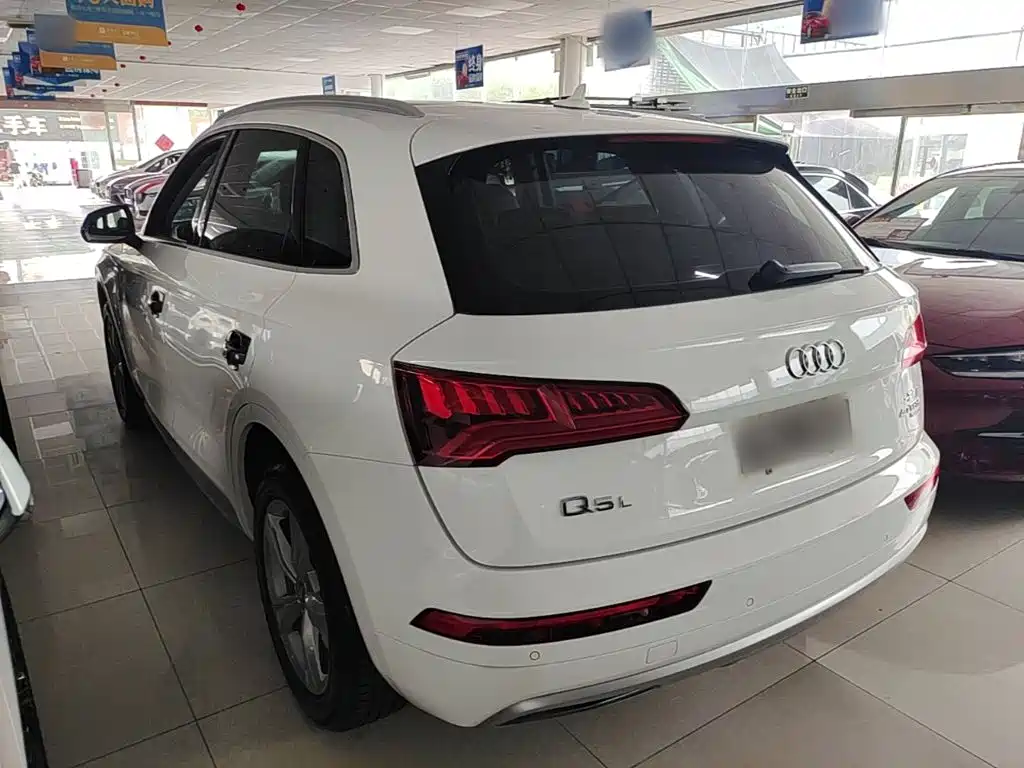Audi Q5L — миниатюра 5