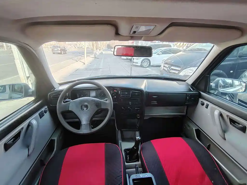 Volkswagen Jetta 1.6L Commemorative Edition, фото 8