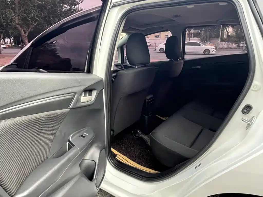 Honda Fit — миниатюра 21
