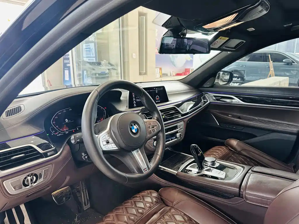 BMW 7 Series — миниатюра 5