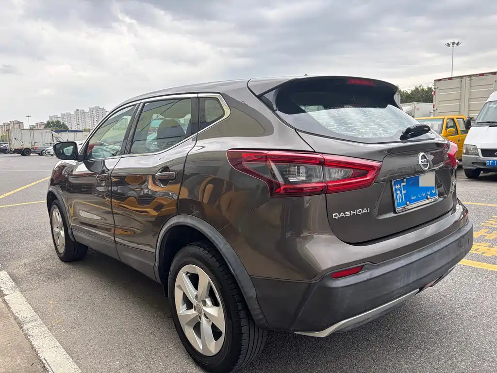 Nissan Qashqai — миниатюра 9