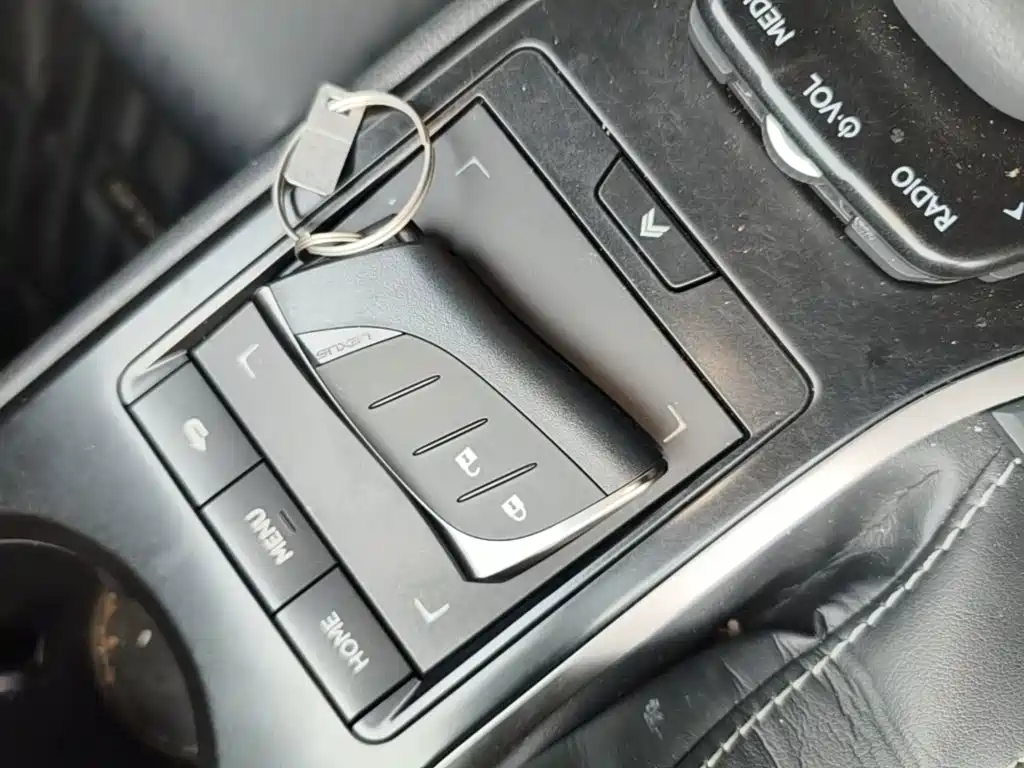 Lexus UX — миниатюра 9