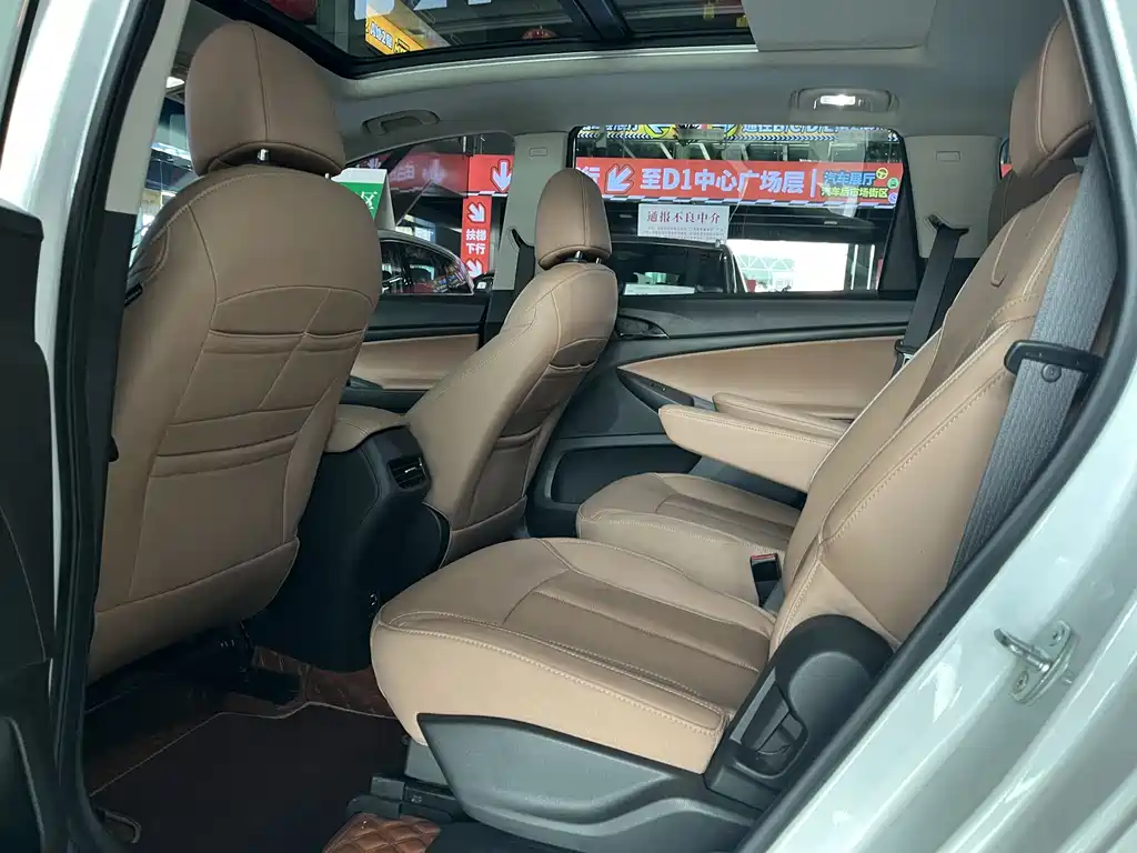 Buick GL6 2021 323T Luxury