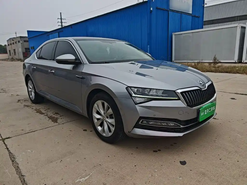 Skoda Superb — миниатюра 4