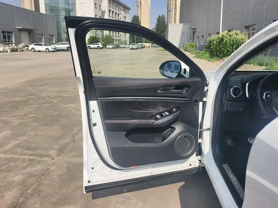 Wey Wey VV5 — миниатюра 7