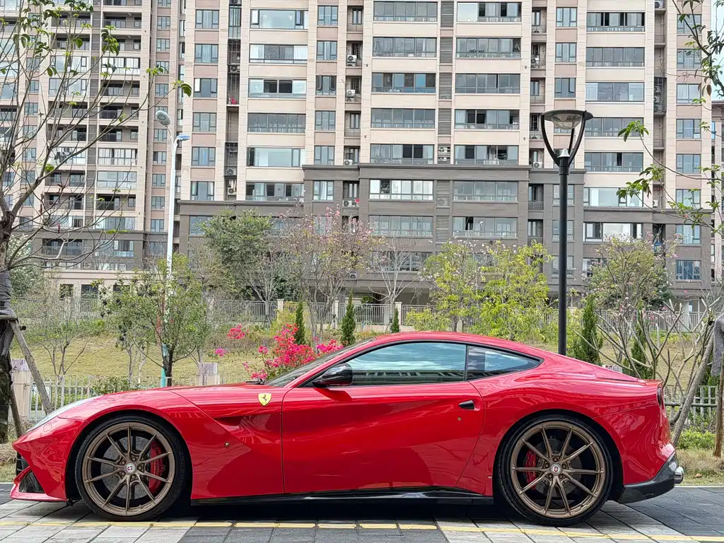 Ferrari F12berlinetta 2013 6.3L