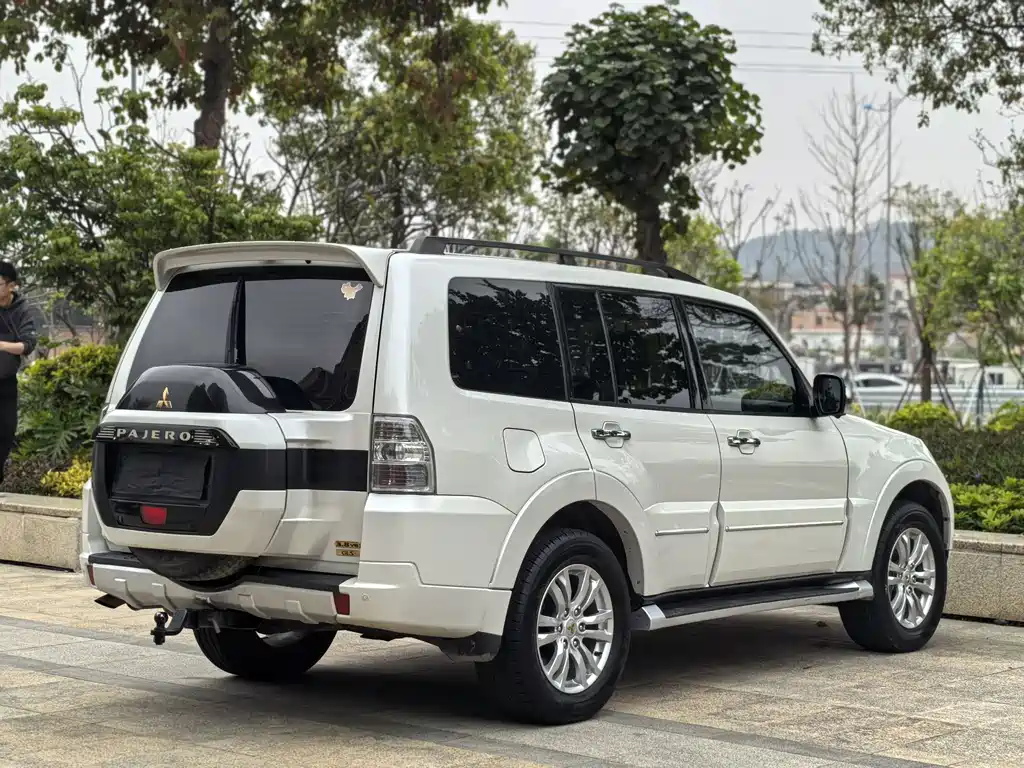 Mitsubishi V97 2018 3.8L