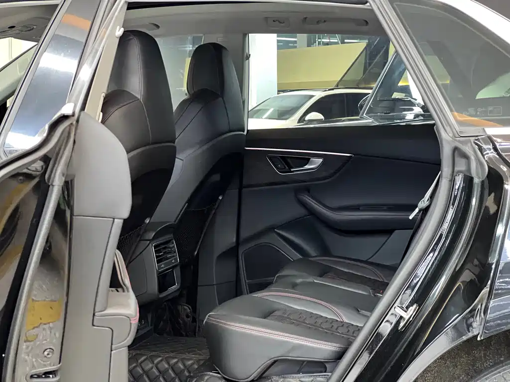 Audi Q8 — миниатюра 9