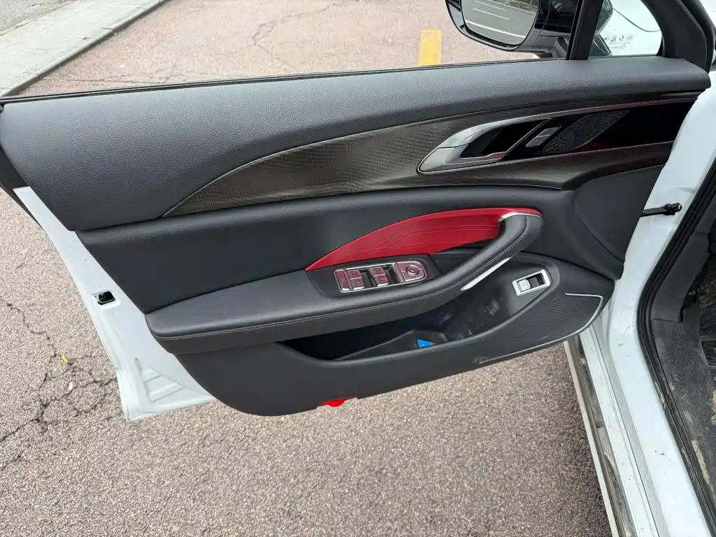 Hongqi Hongqi H6 — миниатюра 6