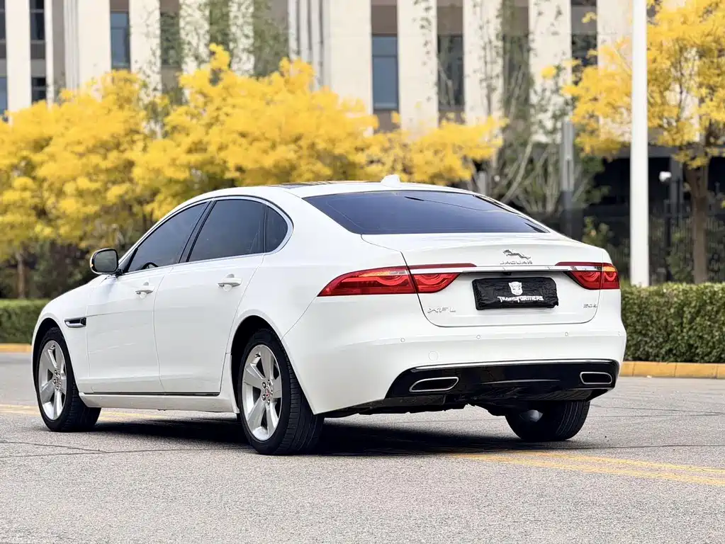 Jaguar XFL — миниатюра 23