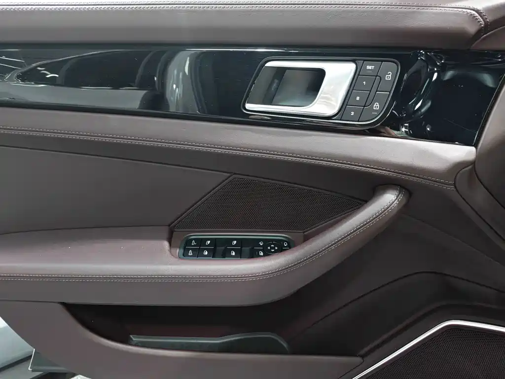 Porsche Panamera — миниатюра 12
