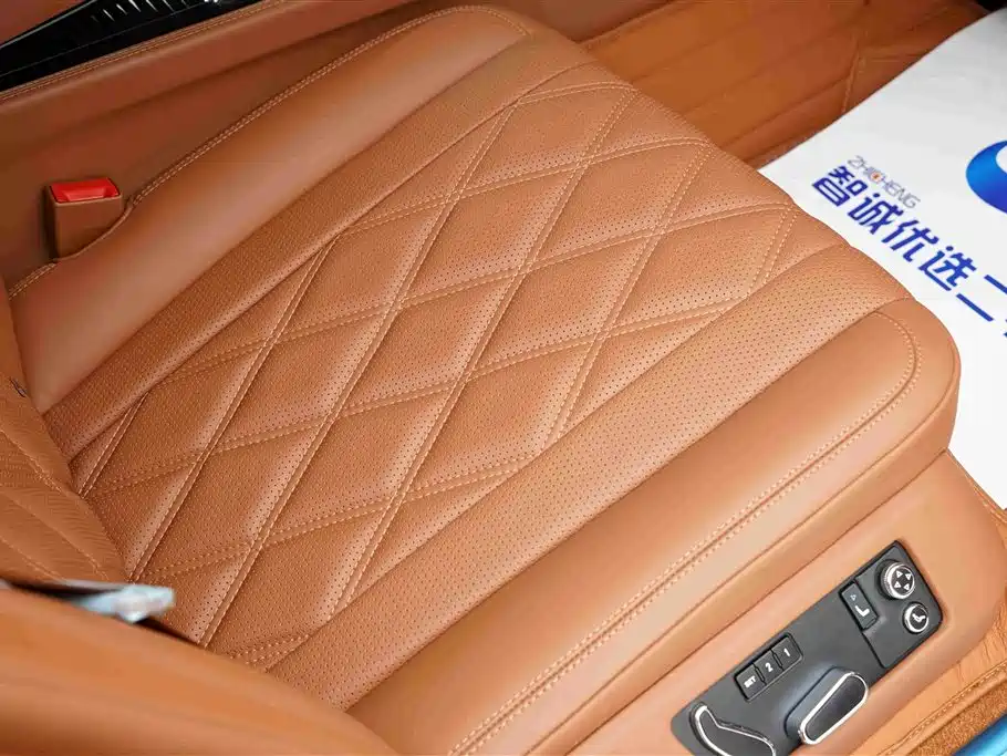 Bentley Flying Spur — миниатюра 26
