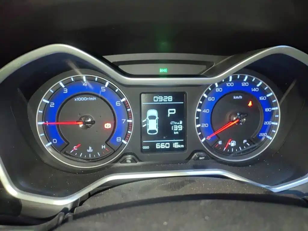Geely Vision X3 — миниатюра 7