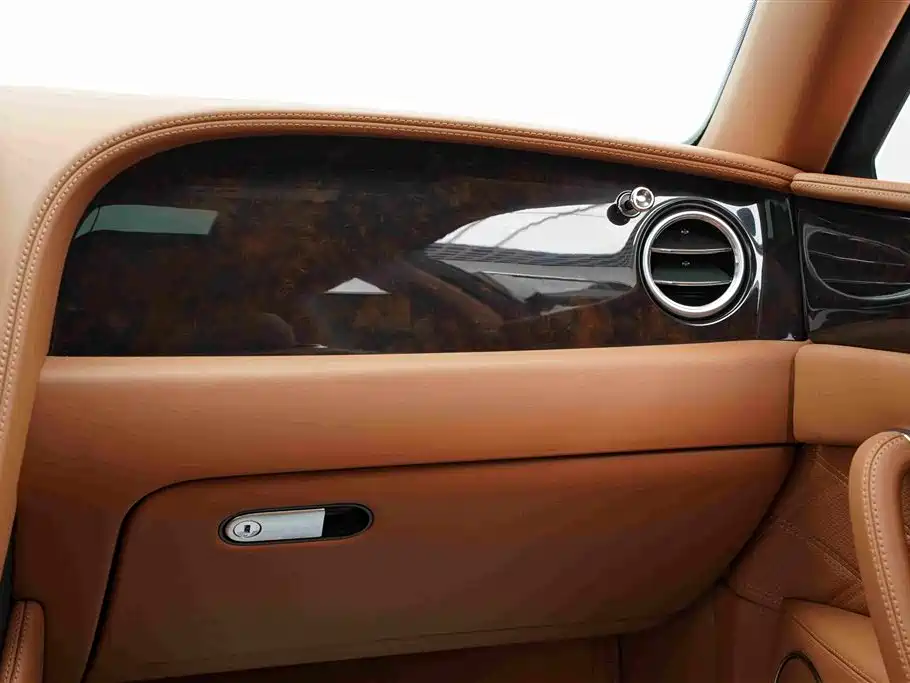 Bentley Flying Spur — миниатюра 35